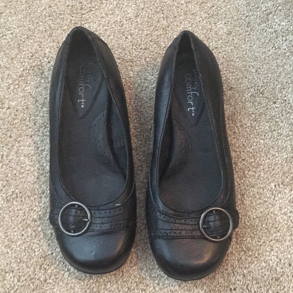 Black flats